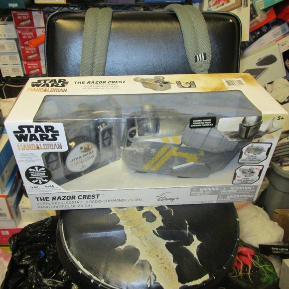 Star Wars The Mandalorian The Razor Crest Disney Radio Remote Control Transport - Picture 1 of 3